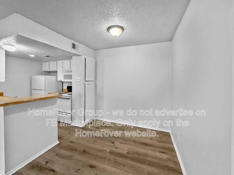 Apartment for rent at 9520 Royal Lane #211, Dallas, TX 75243