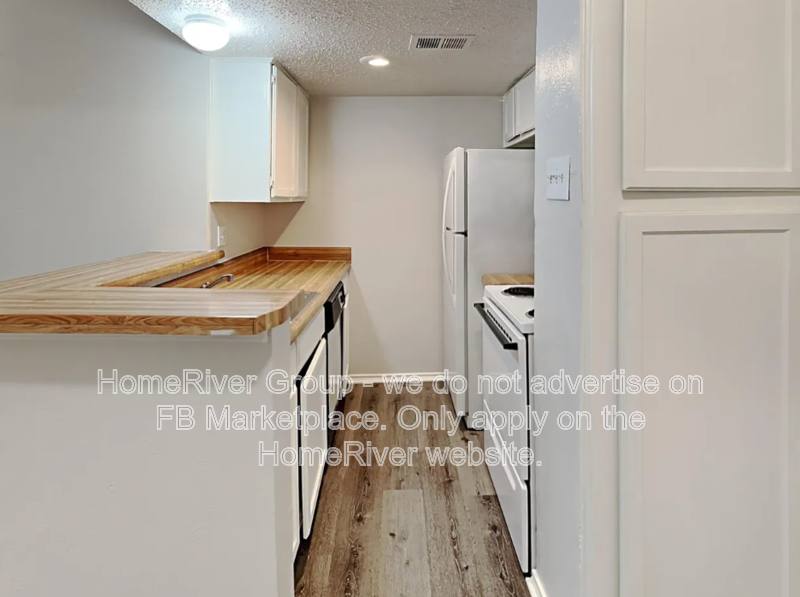 Apartment for rent at 9520 Royal Lane #211, Dallas, TX 75243