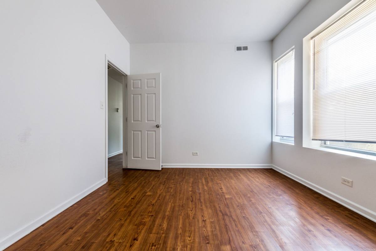 Apartment for rent at 4820 S Michigan Ave, Chicago, IL 60615