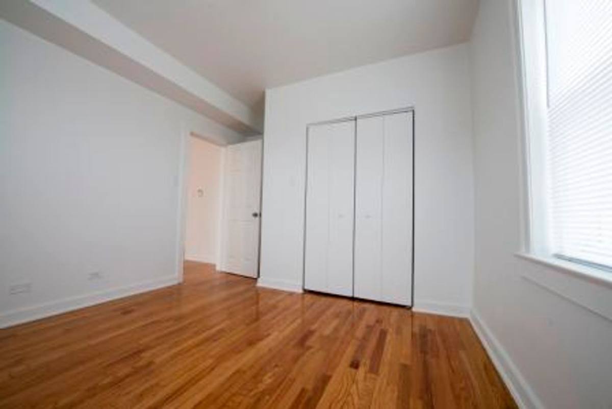 Apartment for rent at 1414-18 W 80th, Chicago, IL 60620