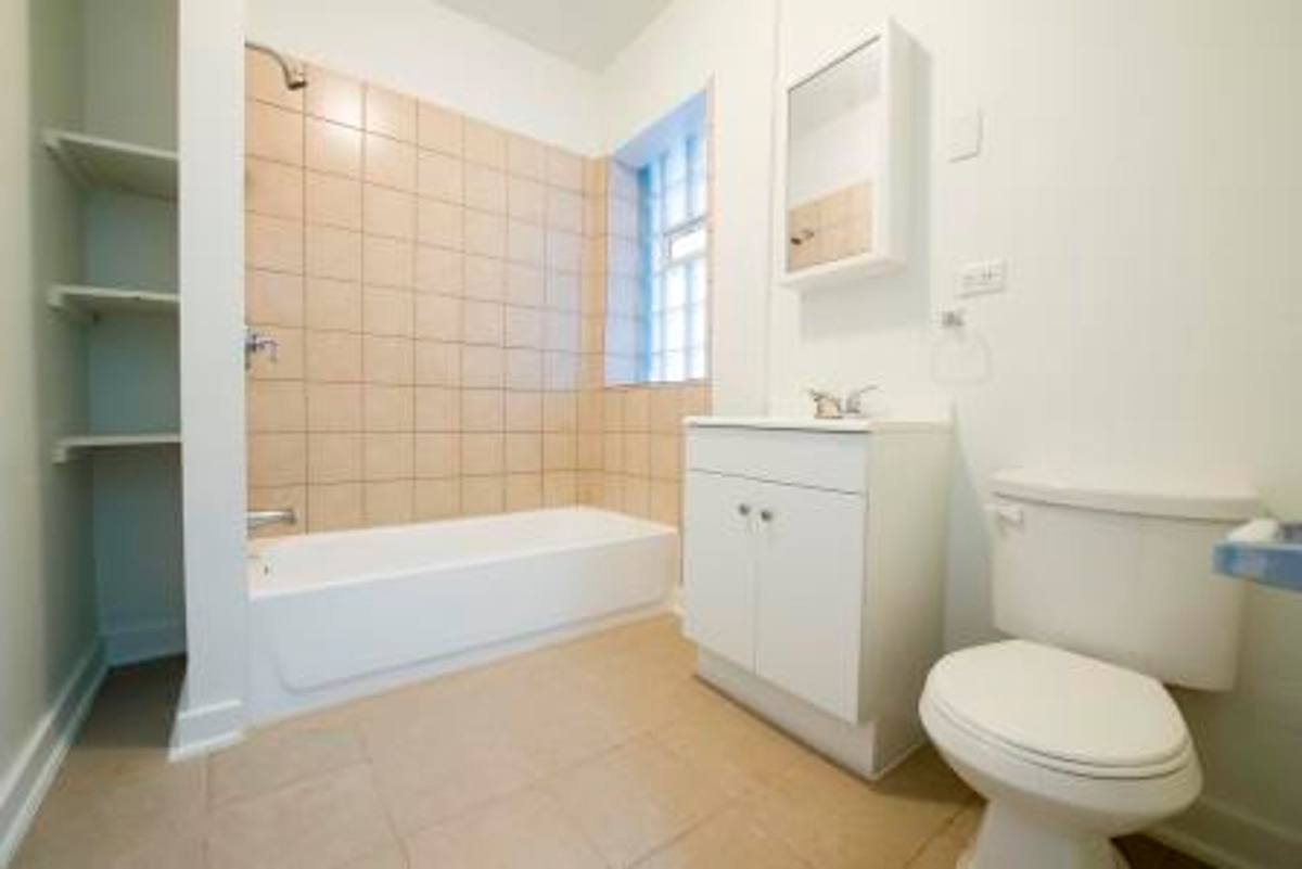 Apartment for rent at 1414-18 W 80th, Chicago, IL 60620