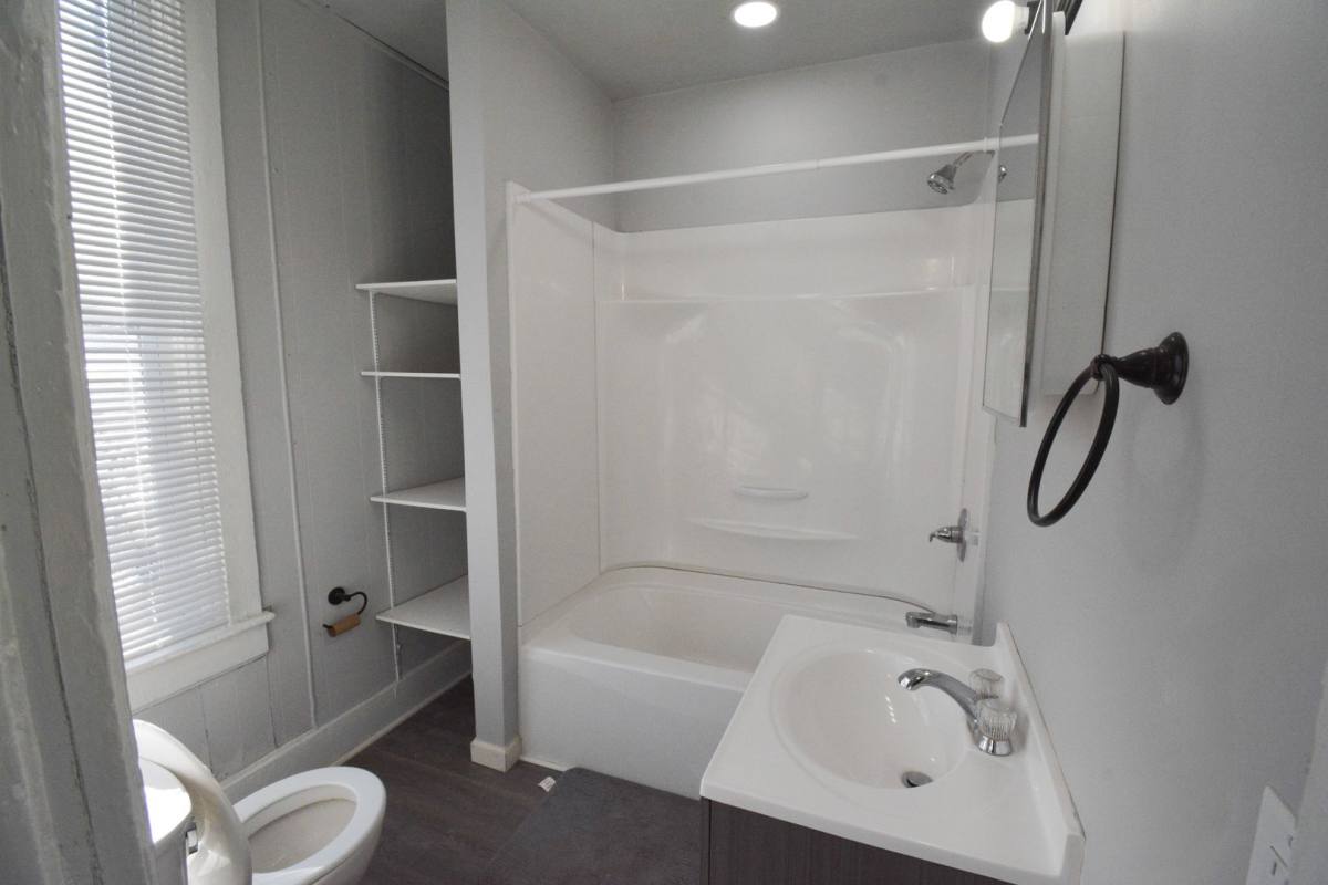 Apartment for rent at 1516 1520 E Hawthorne Ave, Albert Lea, MN 56007