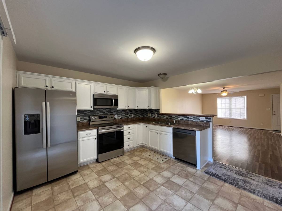 Townhouse for rent at 1810 Broadway St, Lynchburg, VA 24501