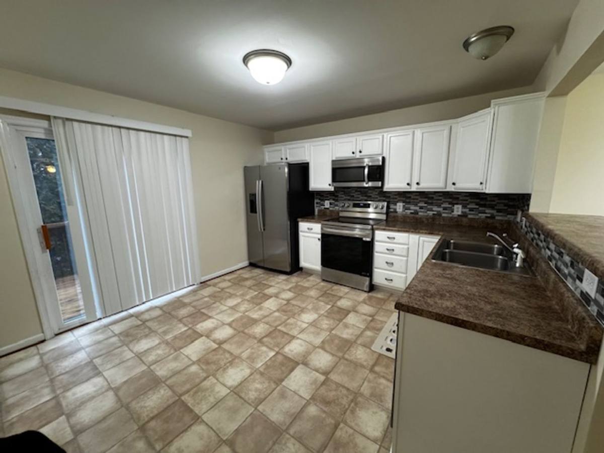 Townhouse for rent at 1810 Broadway St, Lynchburg, VA 24501