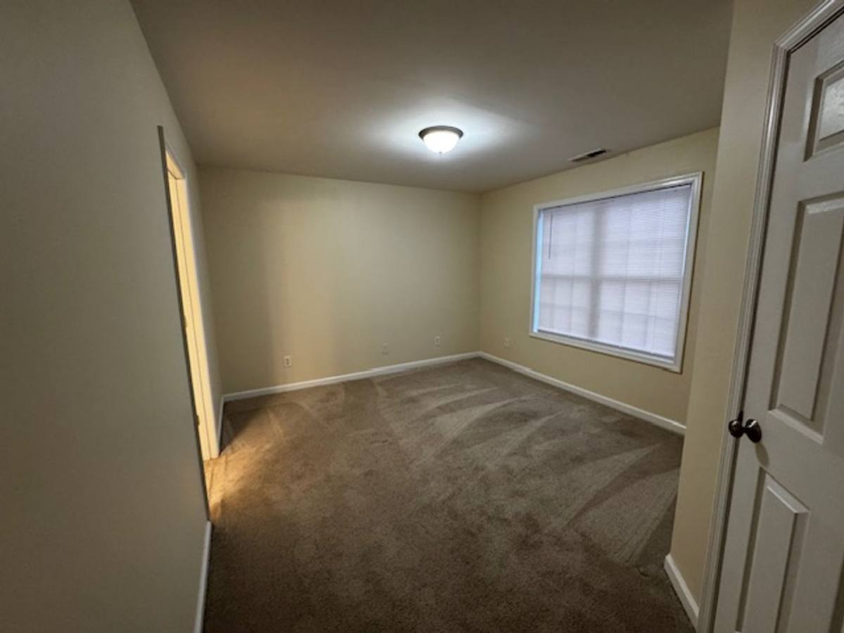 Townhouse for rent at 1810 Broadway St, Lynchburg, VA 24501
