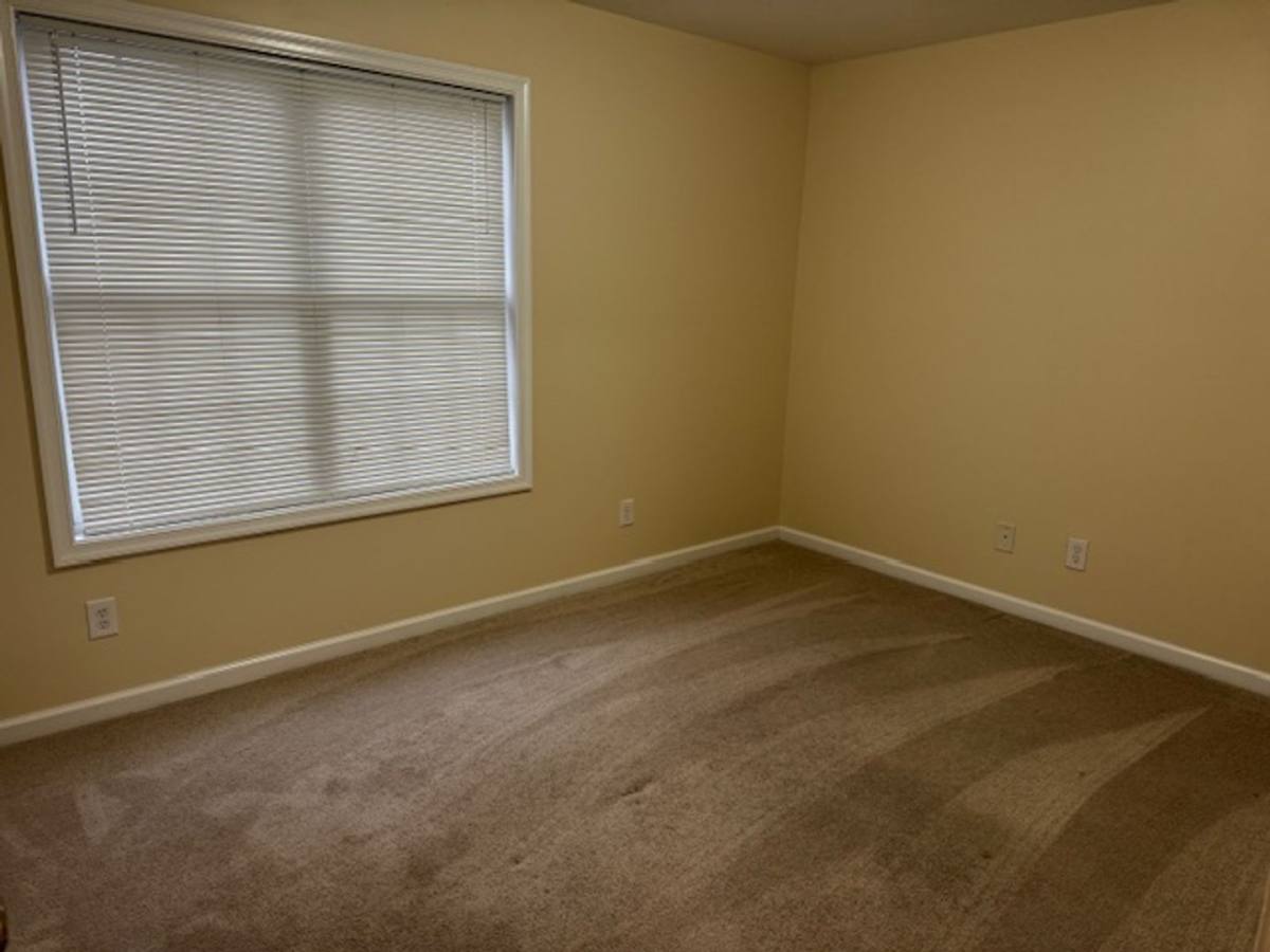 Townhouse for rent at 1810 Broadway St, Lynchburg, VA 24501