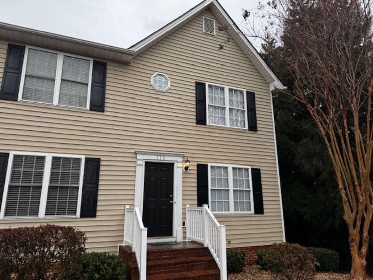 Townhouse for rent at 1810 Broadway St, Lynchburg, VA 24501