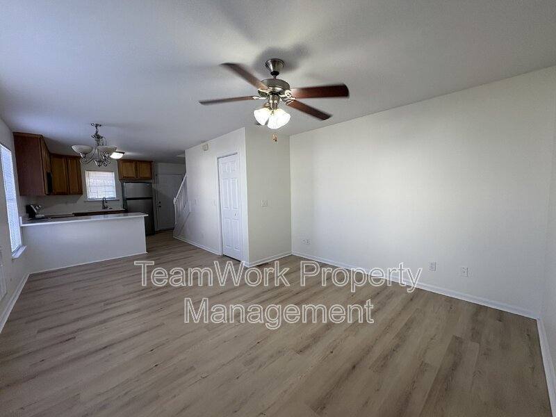 Townhouse for rent at 131 Boone St, Summerville, SC 29483
