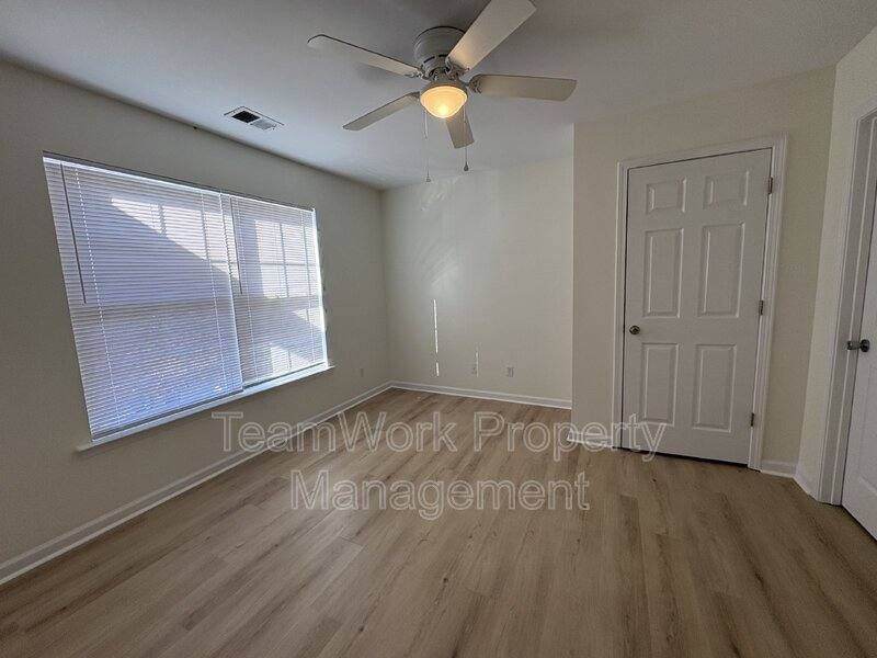 Townhouse for rent at 131 Boone St, Summerville, SC 29483