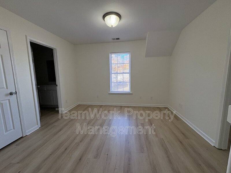Townhouse for rent at 131 Boone St, Summerville, SC 29483