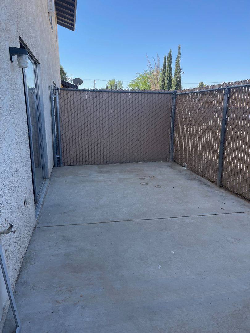 Apartment for rent at 11210 Chamberlaine Way, Adelanto, CA 92301