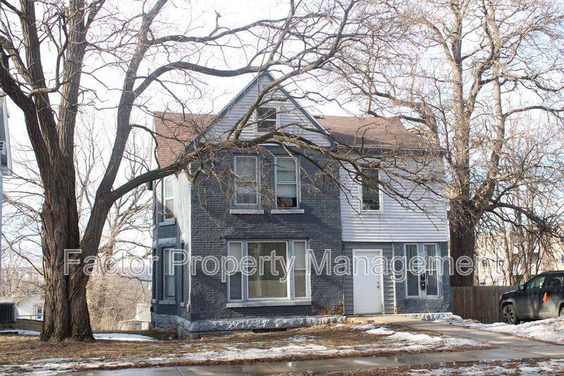 Apartment for rent at 328 N 6th St #2, Mankato, MN 56001