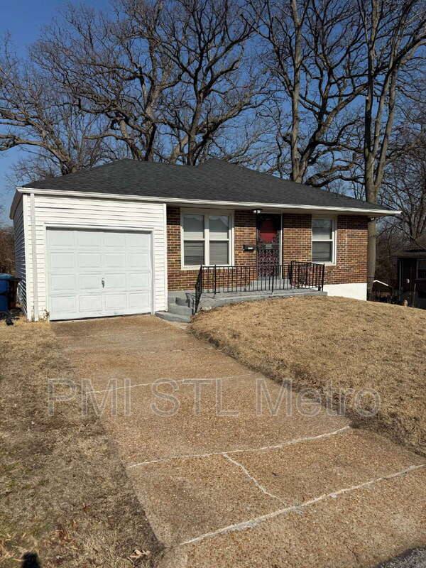 House for rent at 6737 Kenwood Dr, Saint Louis, MO 63121