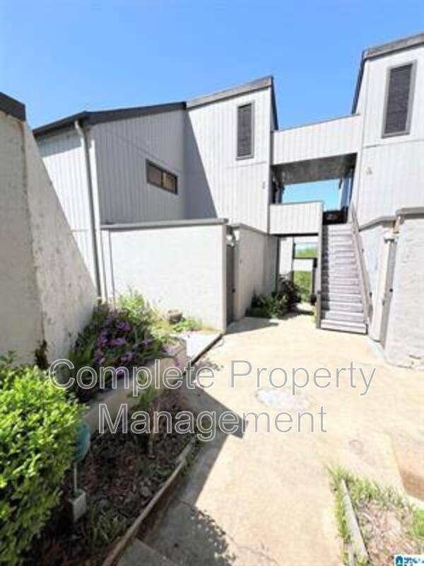 Condo for rent at 3350 Altamont Rd #C, Birmingham, AL 35205