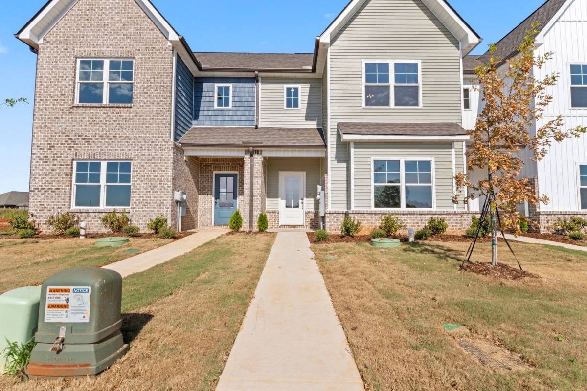 Townhouse for rent at 243 Susan Lynn Dr, Hazel Green, AL 35750