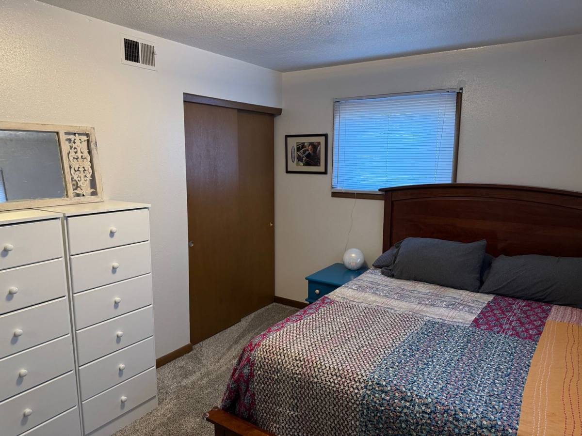 Apartment for rent at 1015 Broadway St, Pella, IA 50219