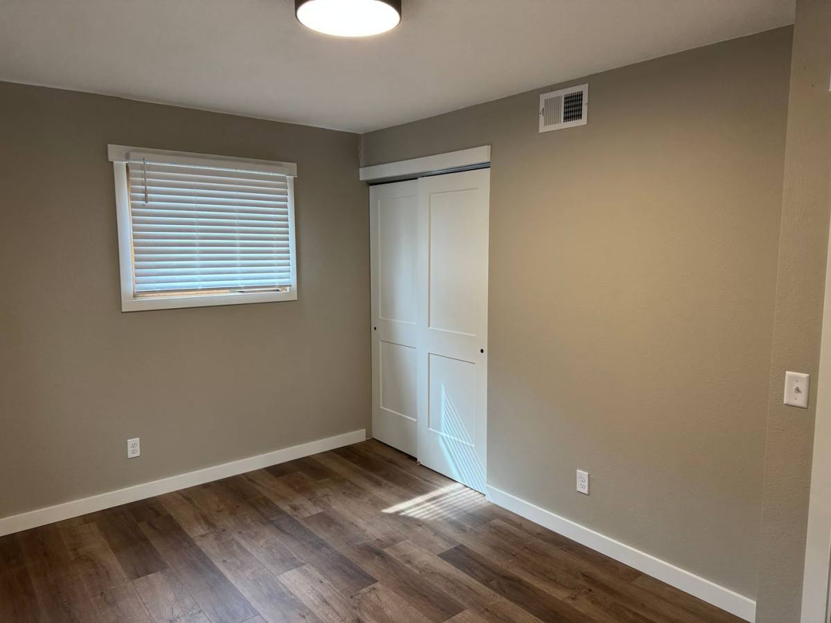 Apartment for rent at 1015 Broadway St, Pella, IA 50219