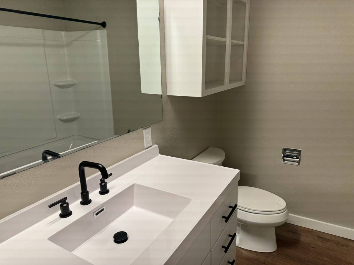 Apartment for rent at 1015 Broadway St, Pella, IA 50219