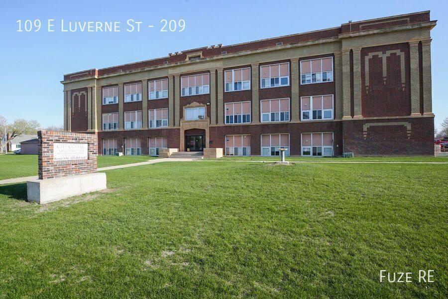 Apartment for rent at 109 E Luverne St #209, Luverne, MN 56156