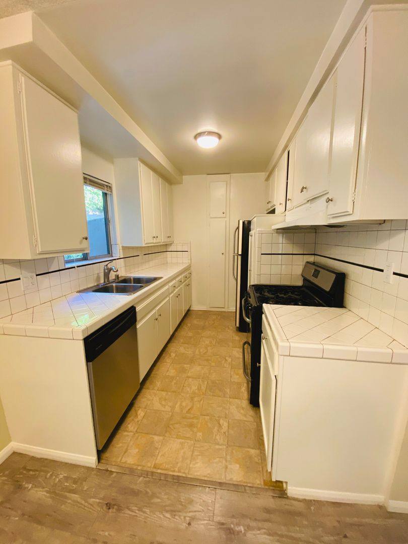 Apartment for rent at 1212 S Ogden Dr, Los Angeles, CA 90019