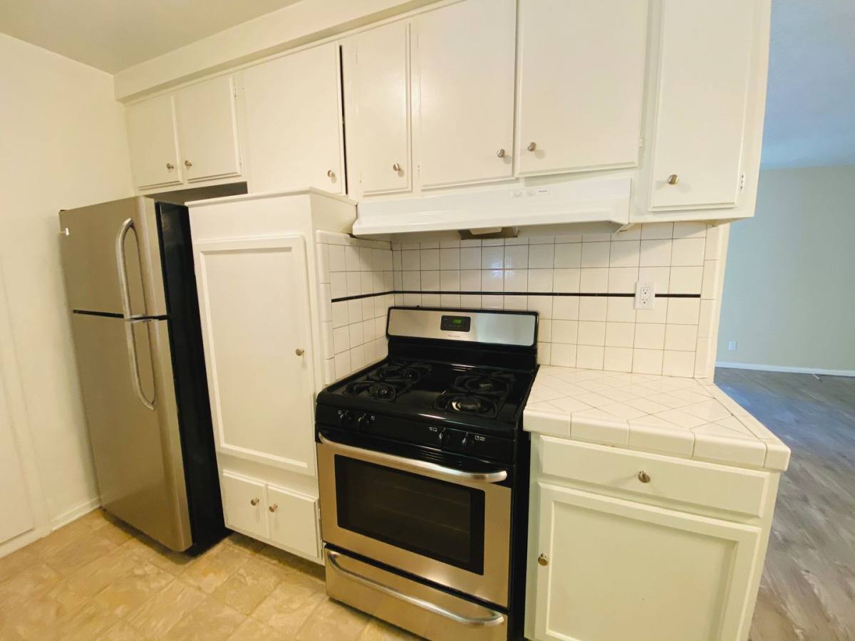 Apartment for rent at 1212 S Ogden Dr, Los Angeles, CA 90019