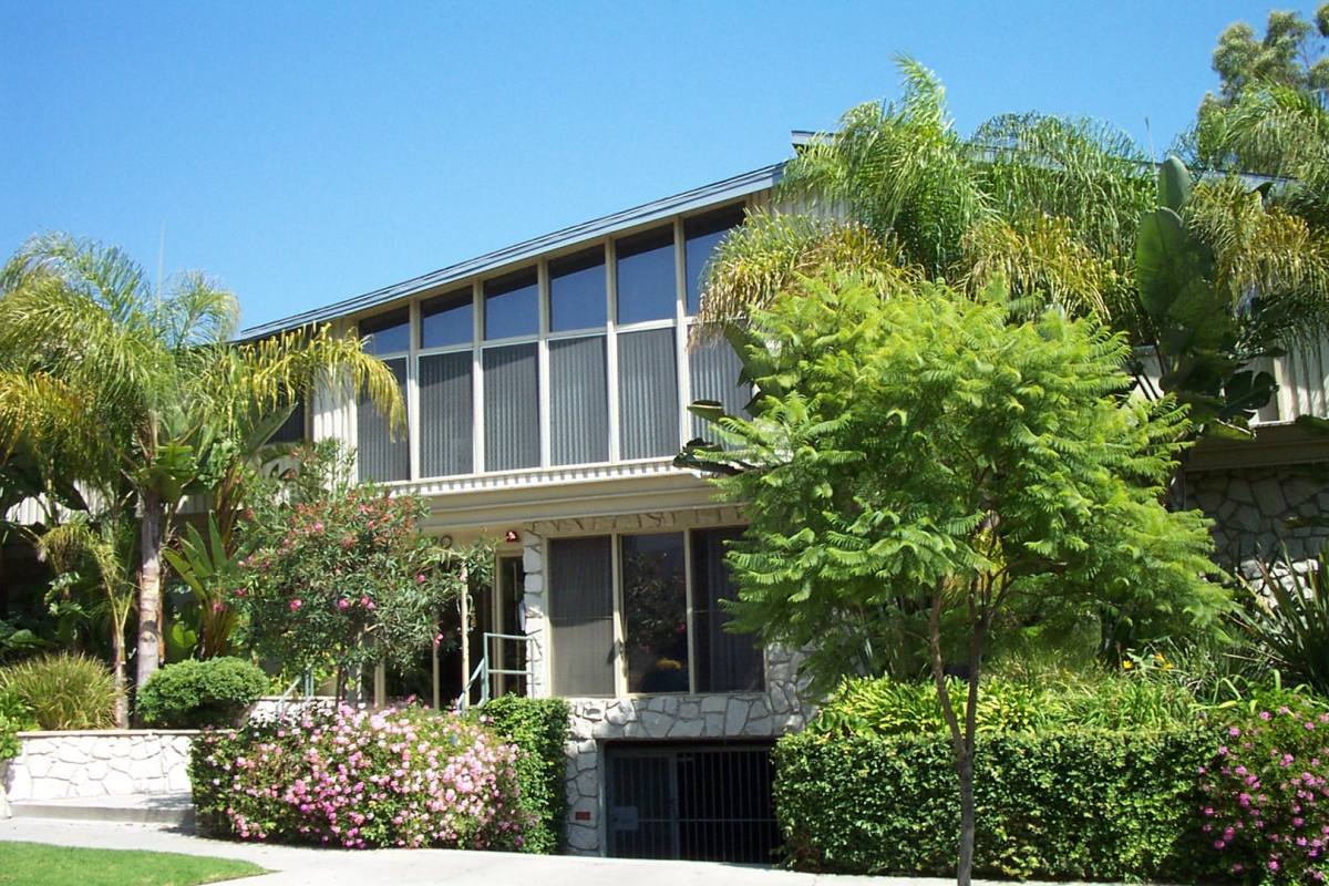 Apartment for rent at 1520 N Hayworth Ave, Los Angeles, CA 90046