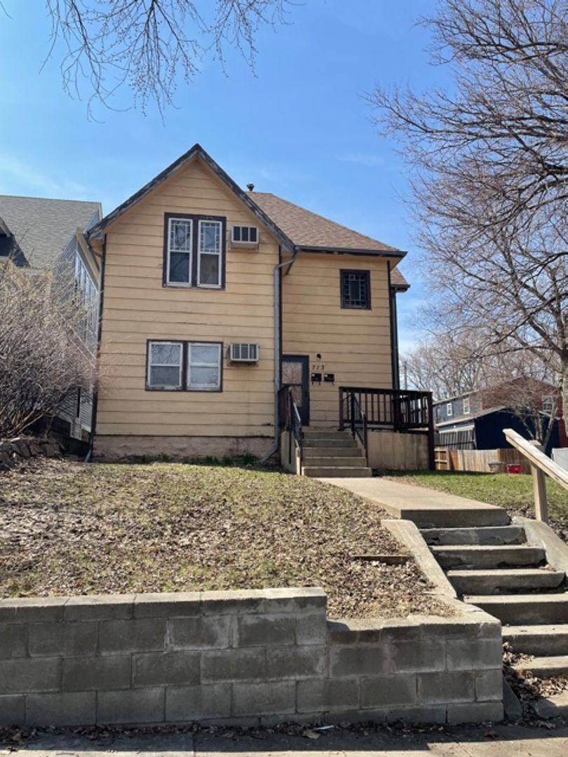 Apartment for rent at 713 S Duluth Ave, Sioux Falls, SD 57104
