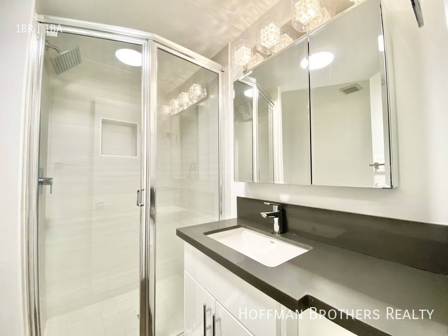 Apartment for rent at 919 N Alfred St #105, West Hollywood, CA 90069