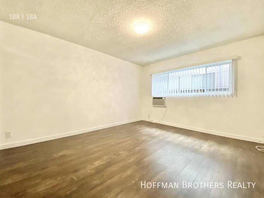 Apartment for rent at 919 N Alfred St #105, West Hollywood, CA 90069