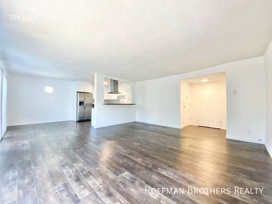 Apartment for rent at 919 N Alfred St #105, West Hollywood, CA 90069