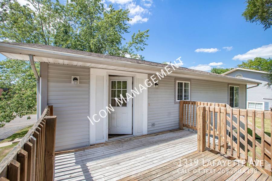 House for rent at 1319 Lafayette Ave, Kalamazoo, MI 49006