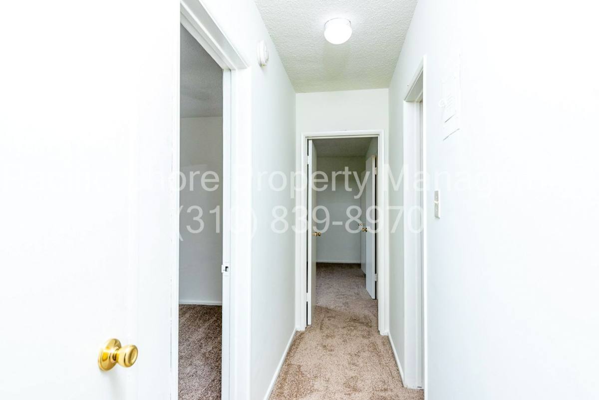 Apartment for rent at 5305 Packard St, Los Angeles, CA 90019