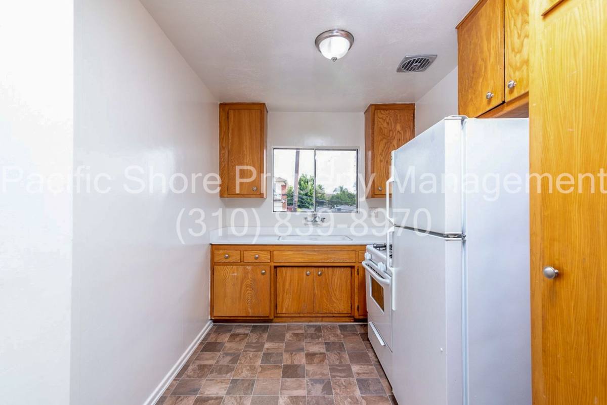 Apartment for rent at 5305 Packard St, Los Angeles, CA 90019