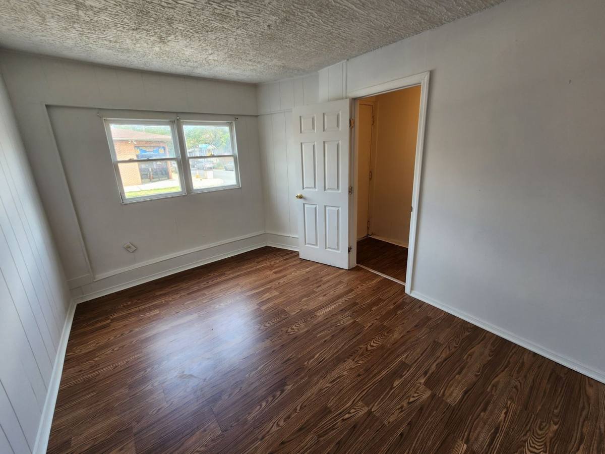 House for rent at 1517 Walnut St, Harrisburg, PA 17103