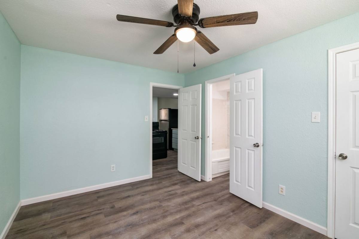 Apartment for rent at 811 S Mesquite St, Arlington, TX 76010