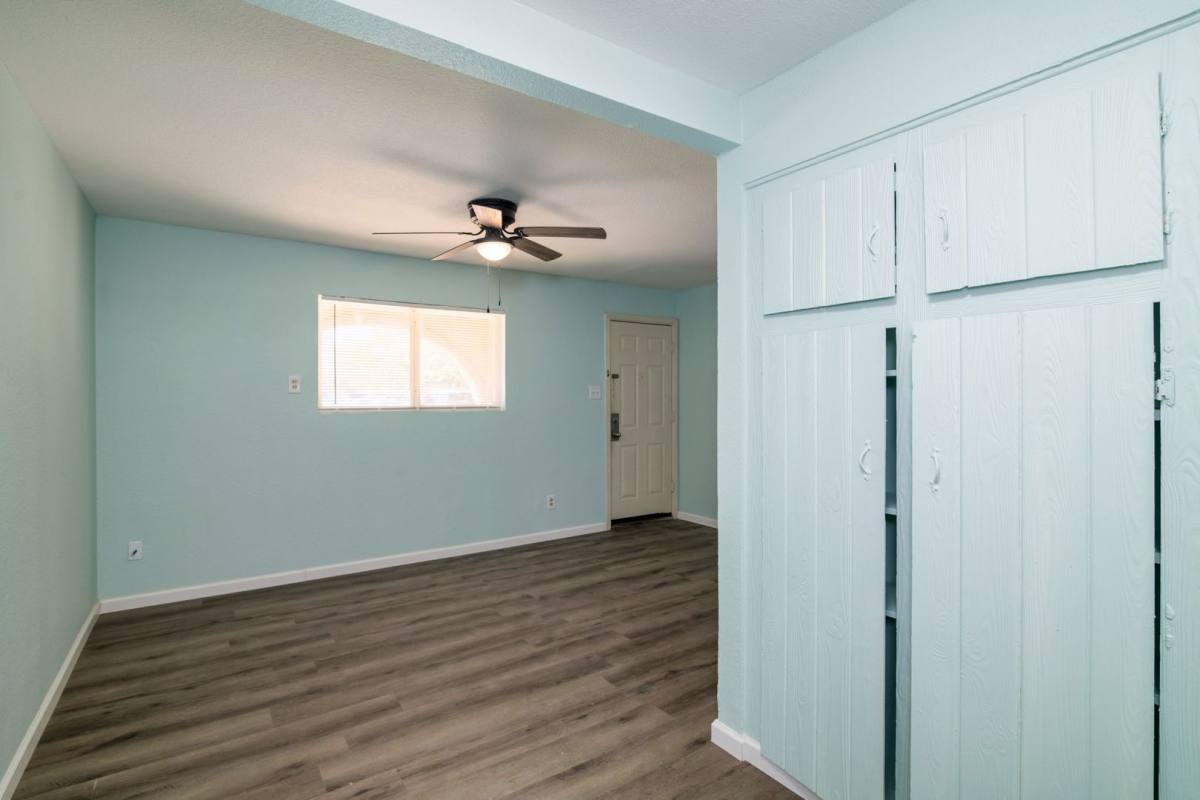 Apartment for rent at 811 S Mesquite St, Arlington, TX 76010