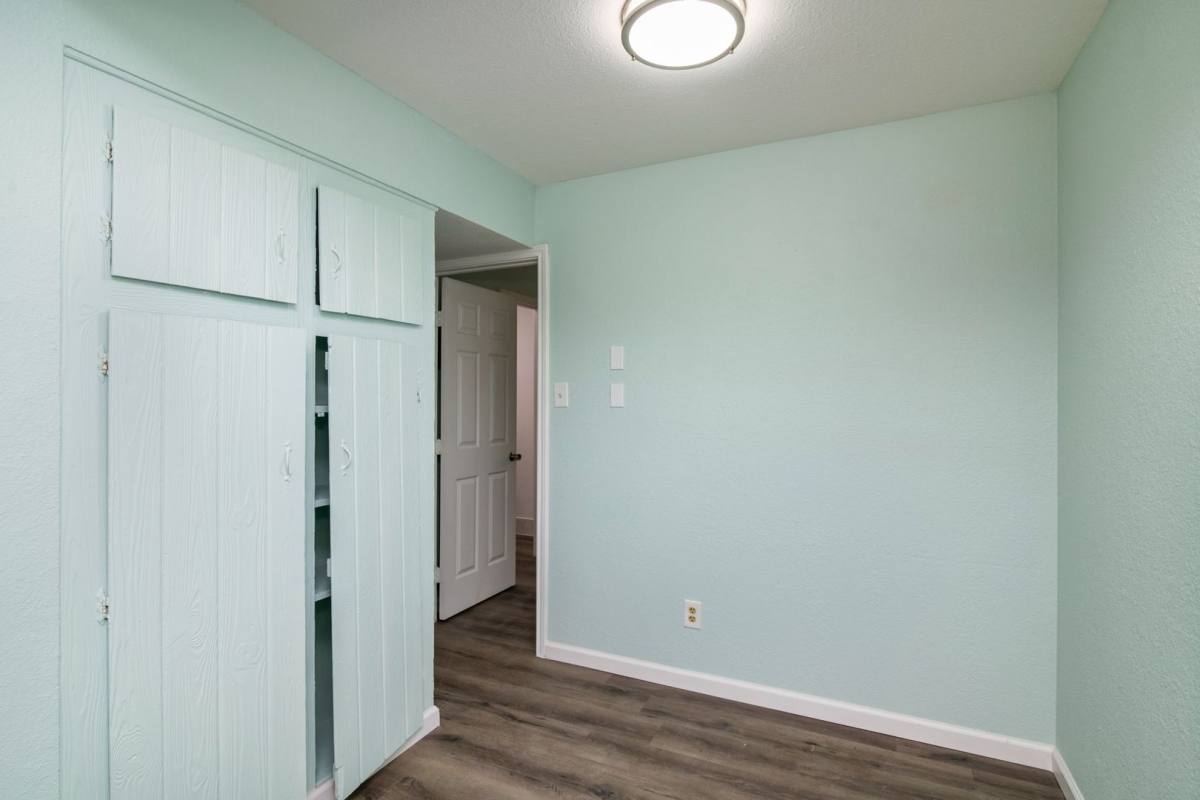 Apartment for rent at 811 S Mesquite St, Arlington, TX 76010