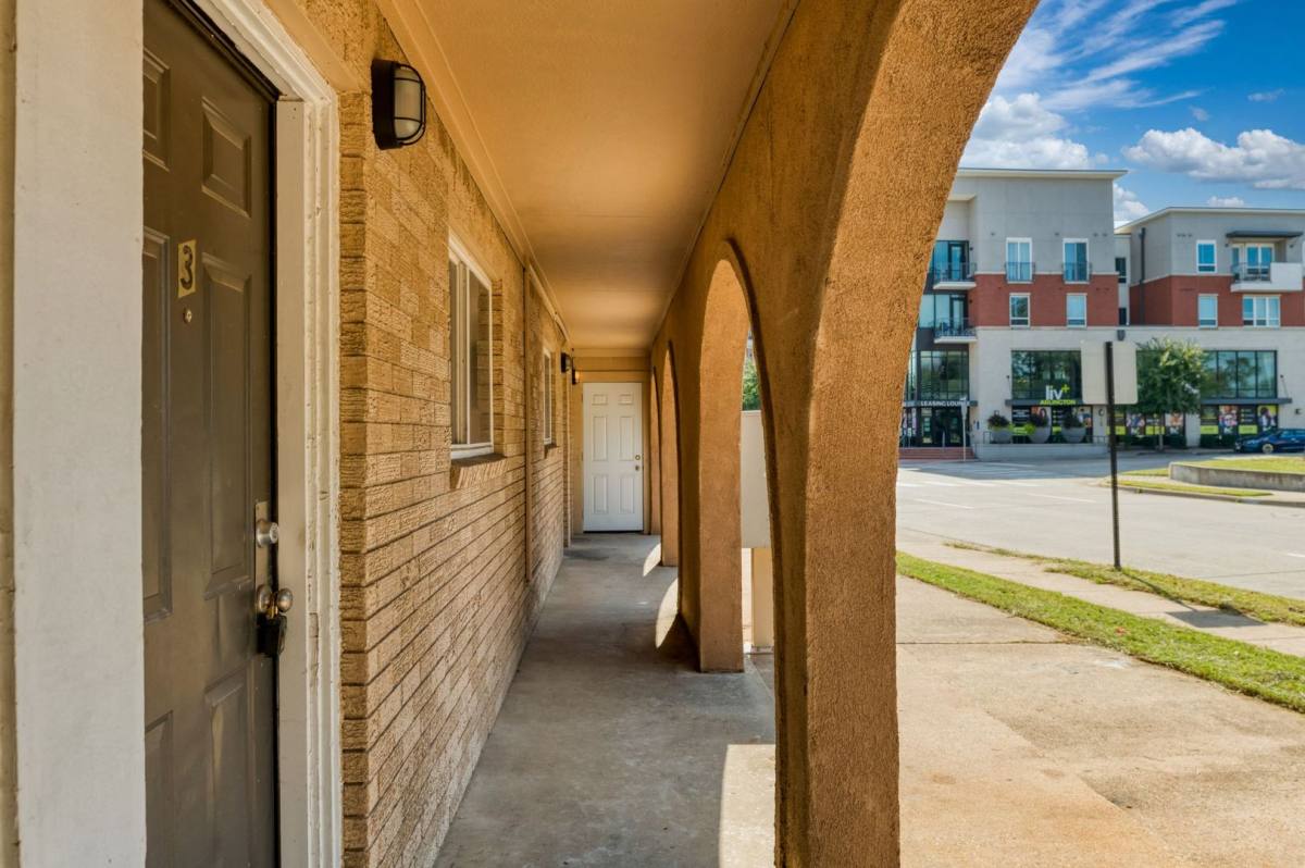 Apartment for rent at 811 S Mesquite St, Arlington, TX 76010