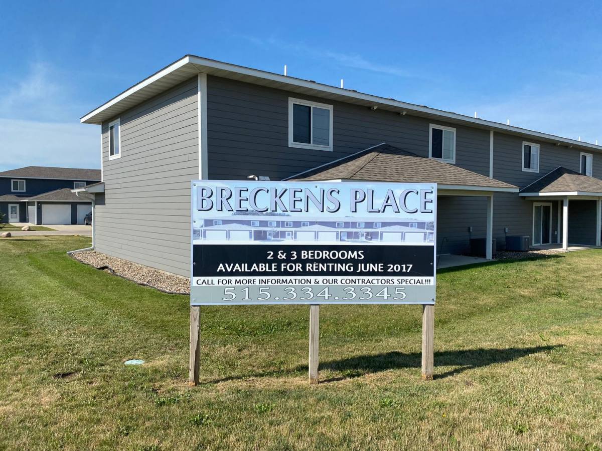 Apartment for rent at 901 E Olive St, Marshalltown, IA 50158