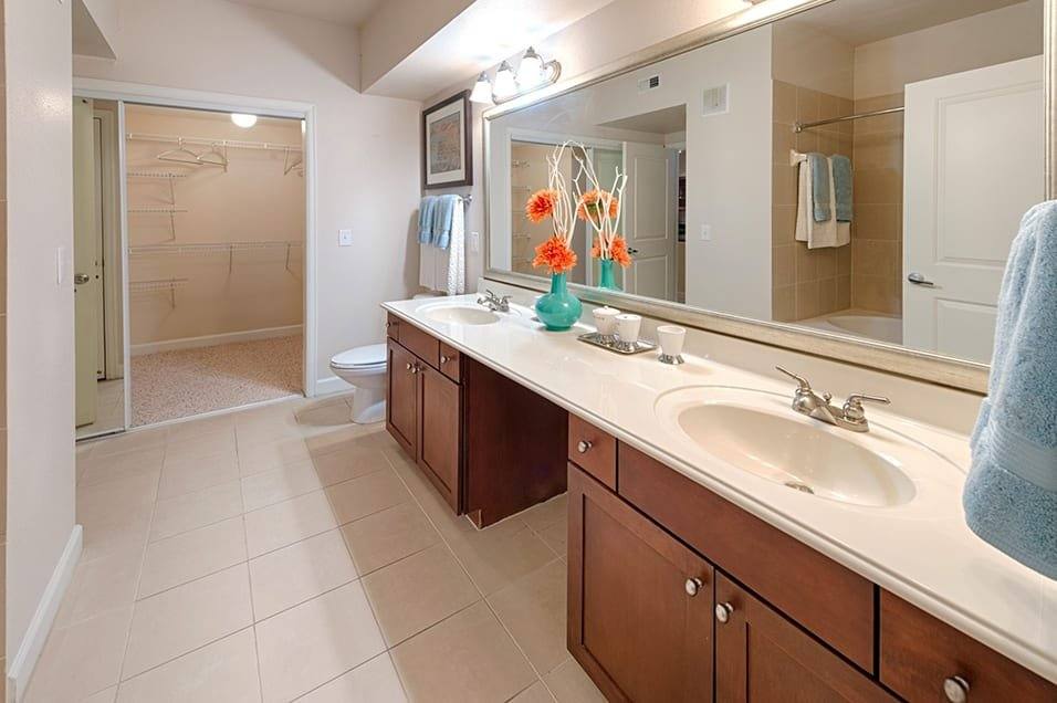 Apartment for rent at 3000 Sage Rd, Houston, TX 77056