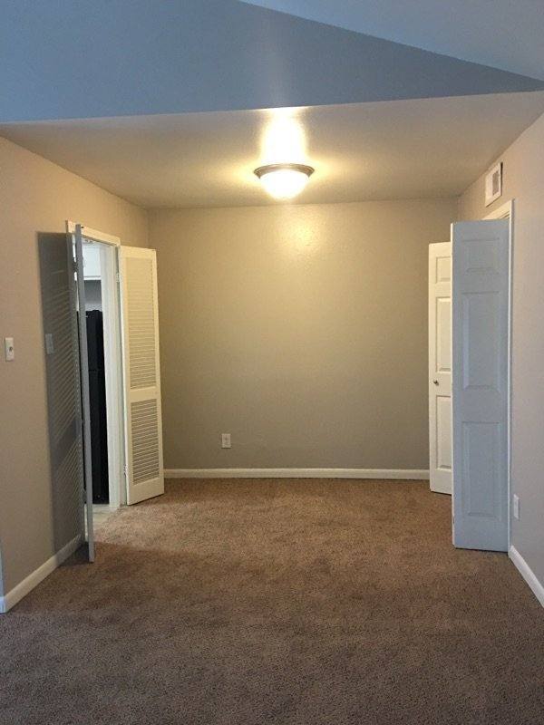 Apartment for rent at 18290 Upper Bay Rd, Houston, TX 77058