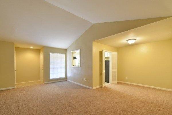 Apartment for rent at 18290 Upper Bay Rd, Houston, TX 77058
