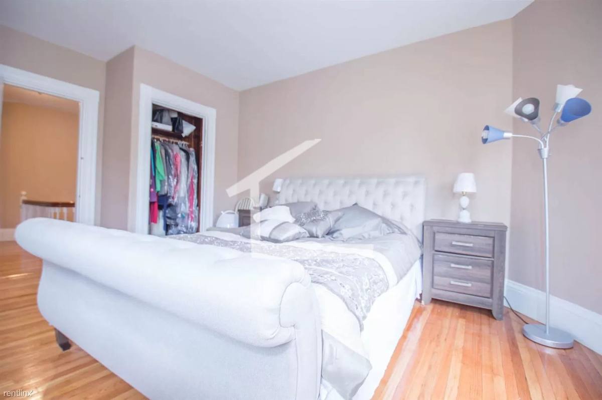 Apartment for rent at 16 Euston St #17, Brookline, MA 02446