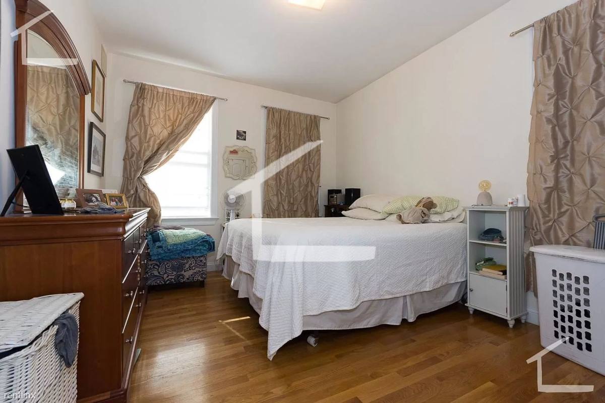 Apartment for rent at 16 Euston St #17, Brookline, MA 02446