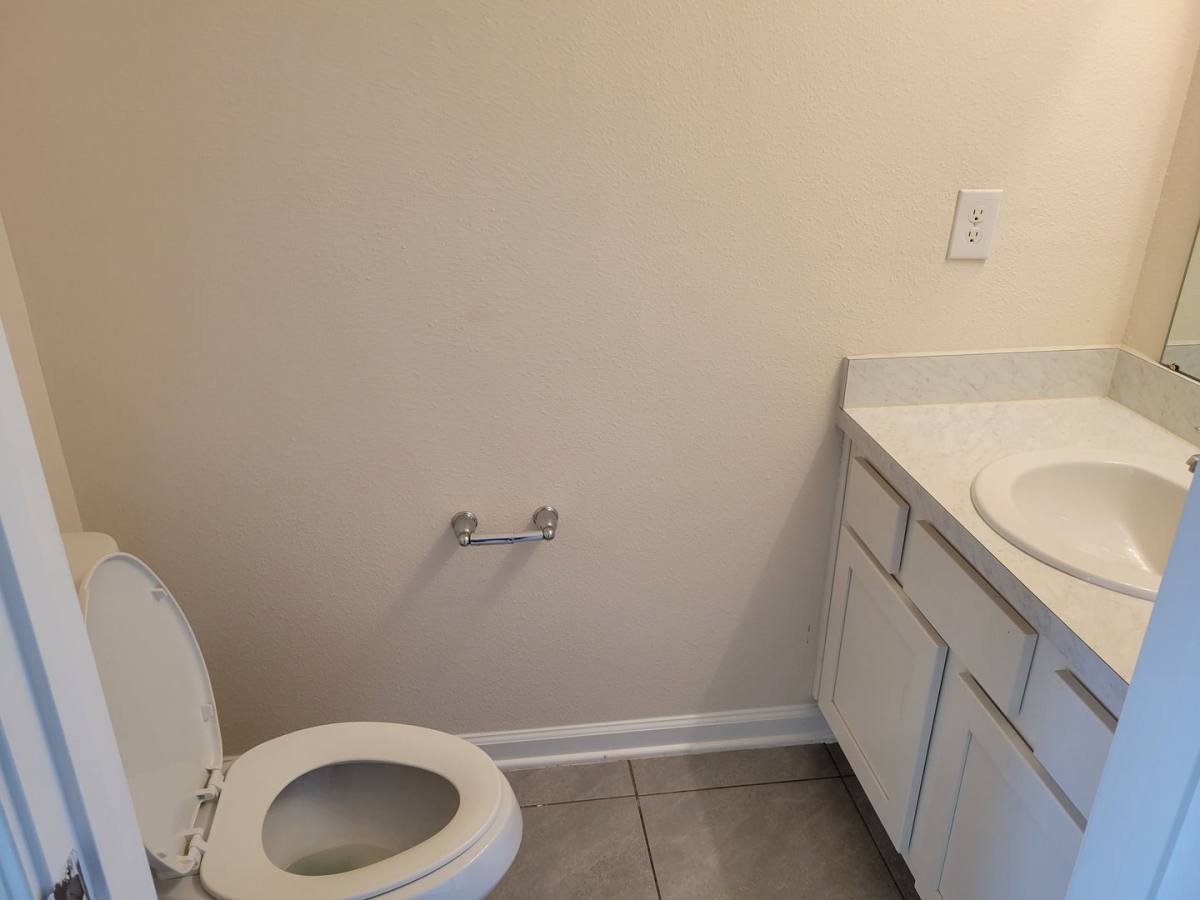 Townhouse for rent at 910 Observatory Parkway, Jacksonville, FL 32218