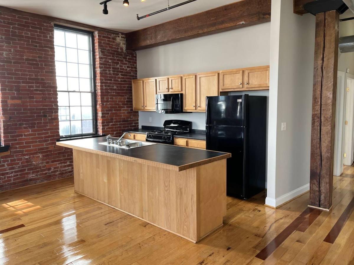 Apartment for rent at 265 N Queen St, York, PA 17403