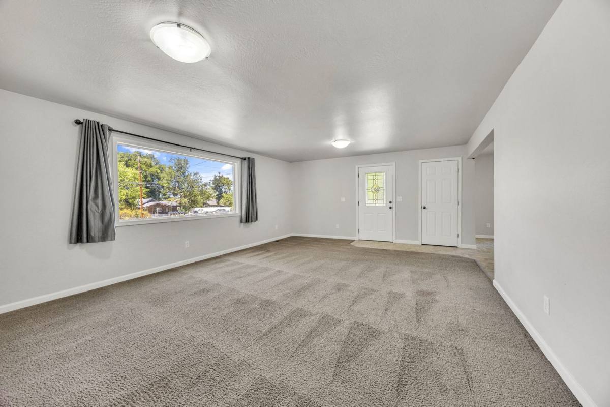 Apartment for rent at 225 Wilson Rd, Central Point, OR 97502