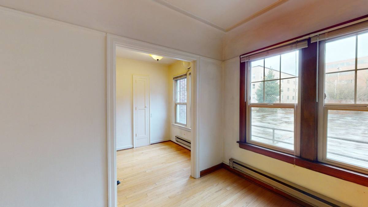 Apartment for rent at 326 W Mercer St, Seattle, WA 98119