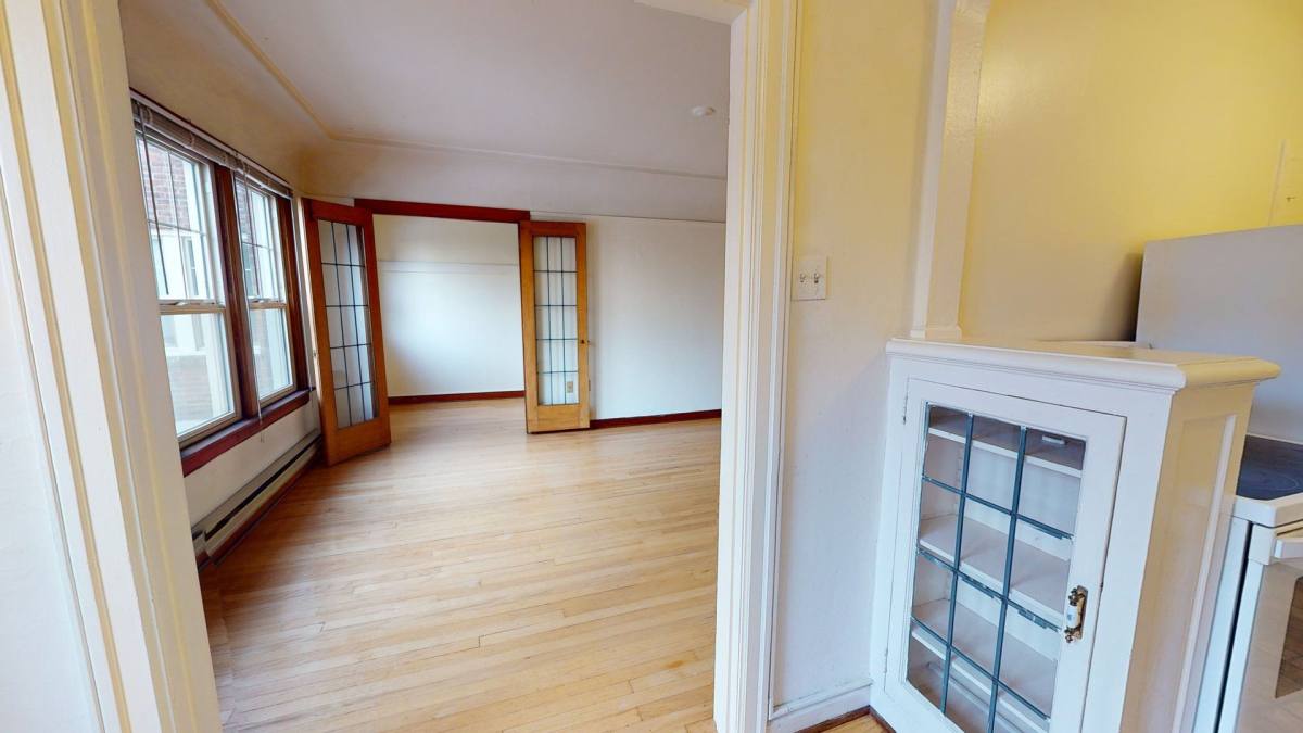 Apartment for rent at 326 W Mercer St, Seattle, WA 98119