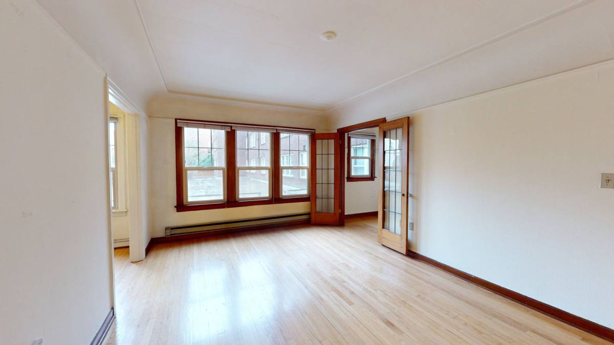 Apartment for rent at 326 W Mercer St, Seattle, WA 98119